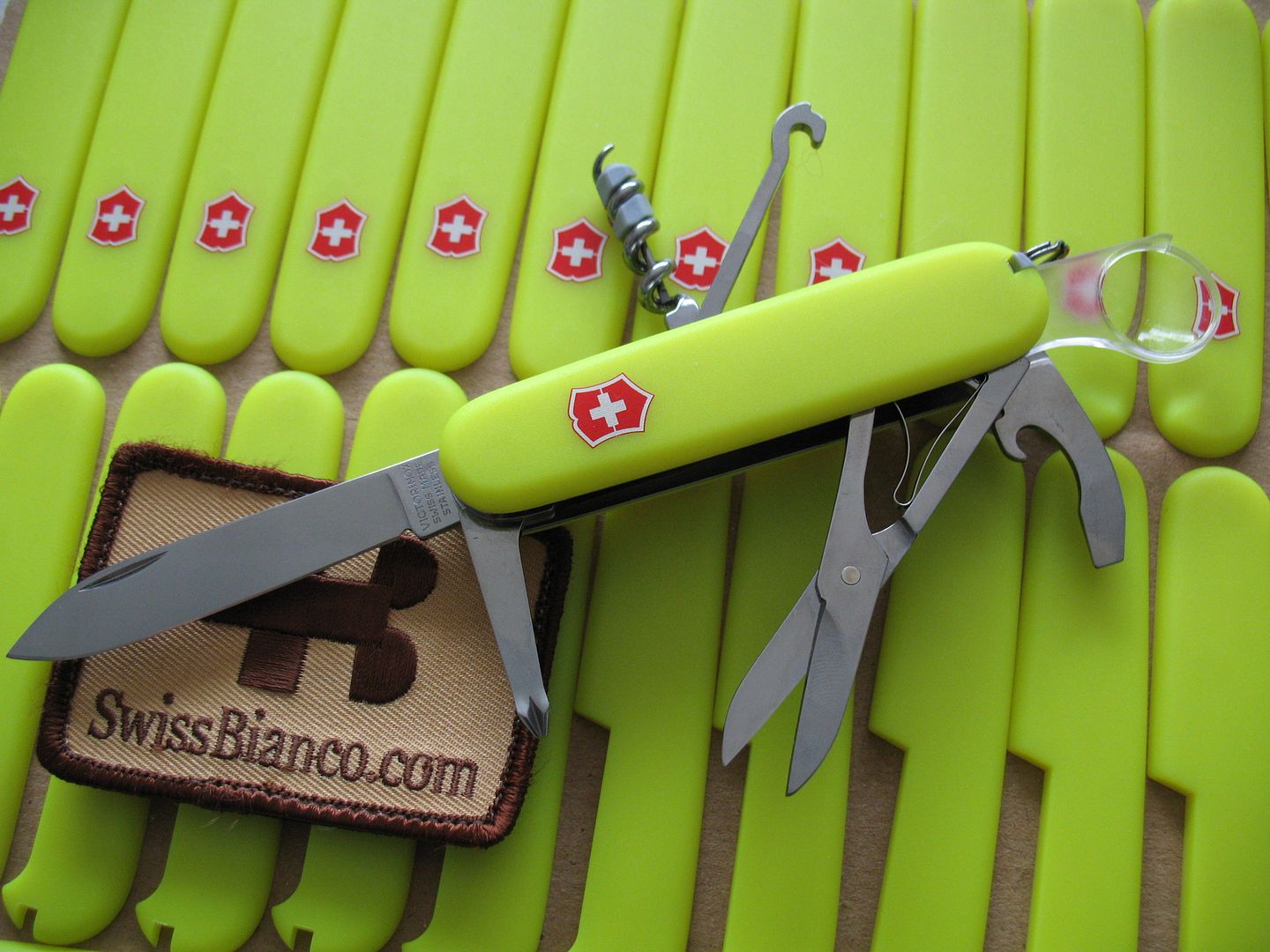 Victorinox SwissBianco Yeoman 3